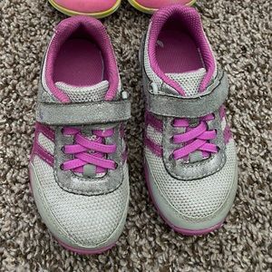 Stride rite toddler girls size 7 sneakers
